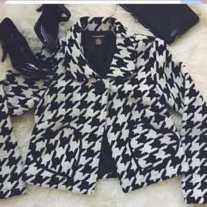 Cropped wool houndstooth jacket